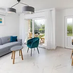 With Parking Space - 5589 Apartamento