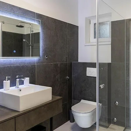 With A Parking Space - 5589 Appartement