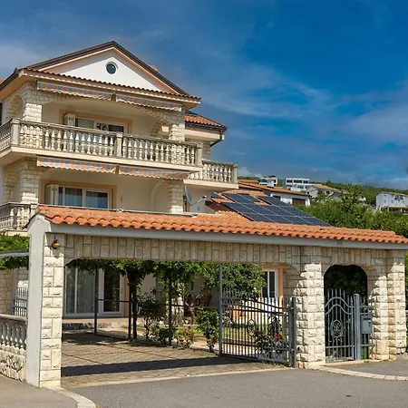 Apartman With Parking Space - 5589