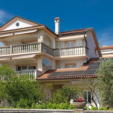 With A Parking Space - 5589 Crikvenica